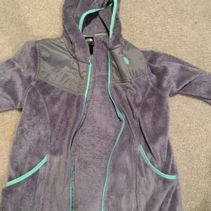 grey north face jacket